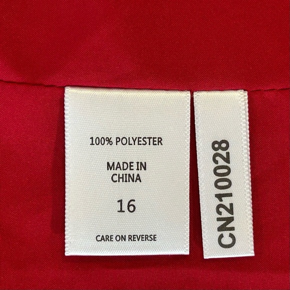 NWT New York & Company Vibrant Scarlet Red Satin Button Up Vest Size 16 - Picture 8 of 8